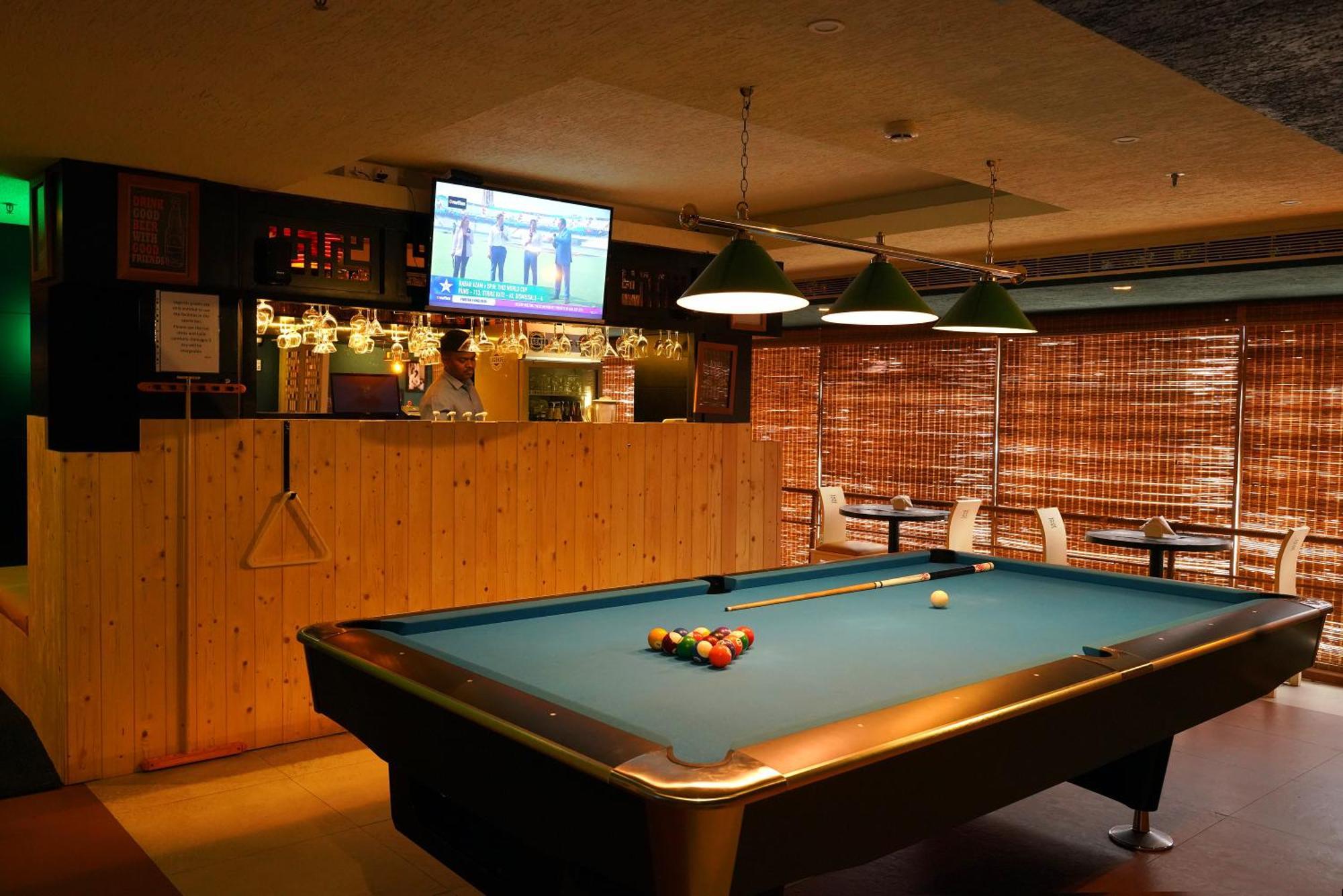 Kga Elite Continental Hotel 蒂鲁瓦尔拉 外观 照片