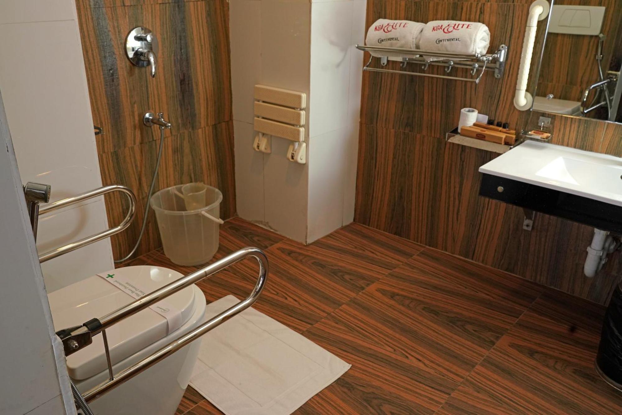 Kga Elite Continental Hotel 蒂鲁瓦尔拉 外观 照片