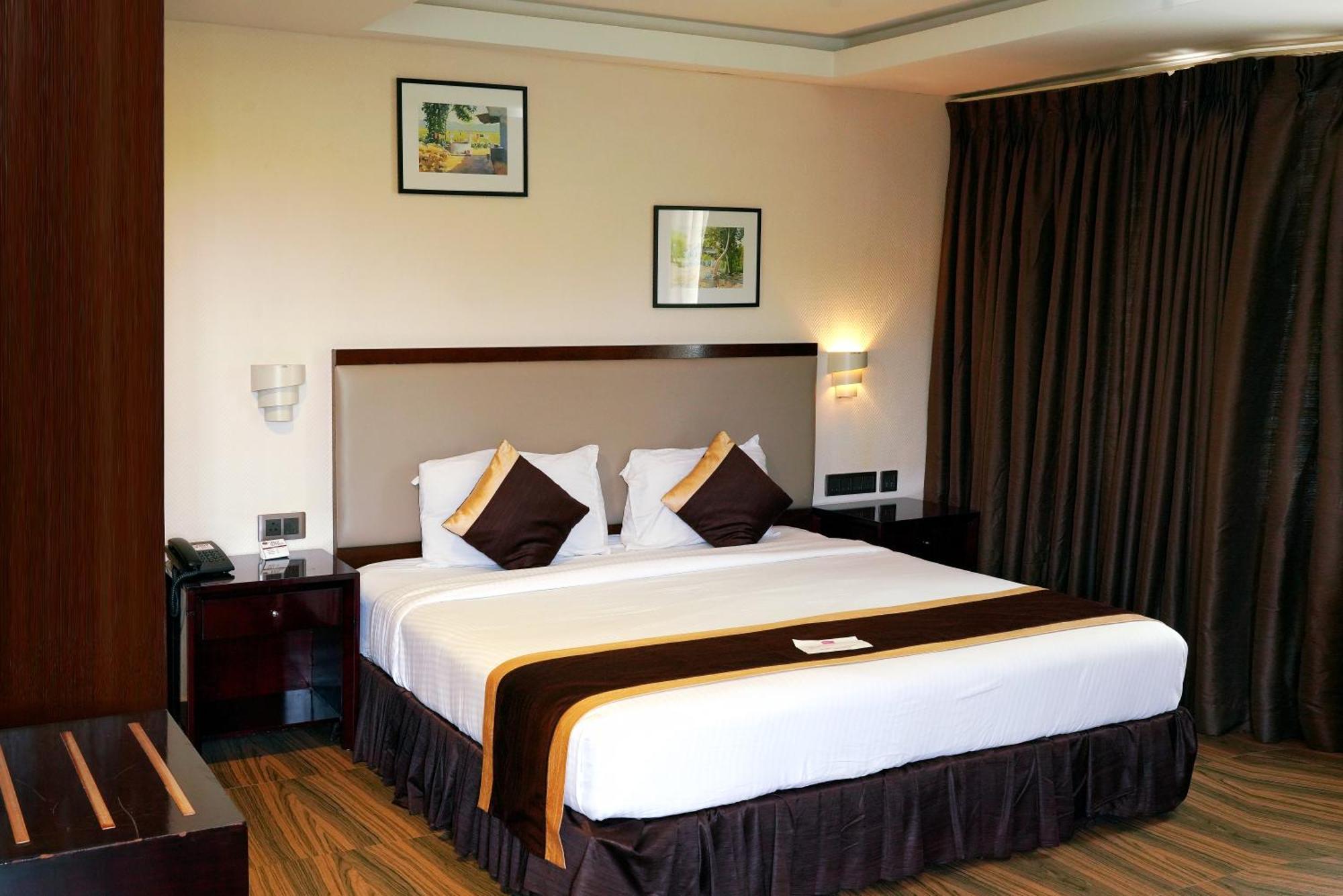 Kga Elite Continental Hotel 蒂鲁瓦尔拉 外观 照片