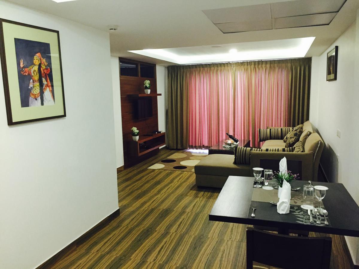 Kga Elite Continental Hotel 蒂鲁瓦尔拉 外观 照片