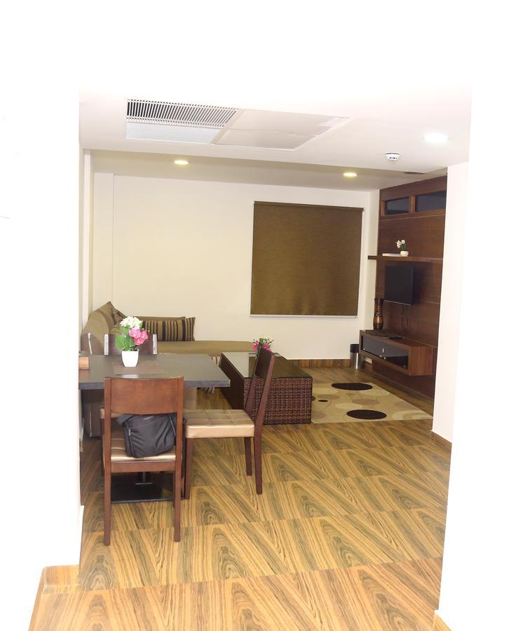 Kga Elite Continental Hotel 蒂鲁瓦尔拉 外观 照片