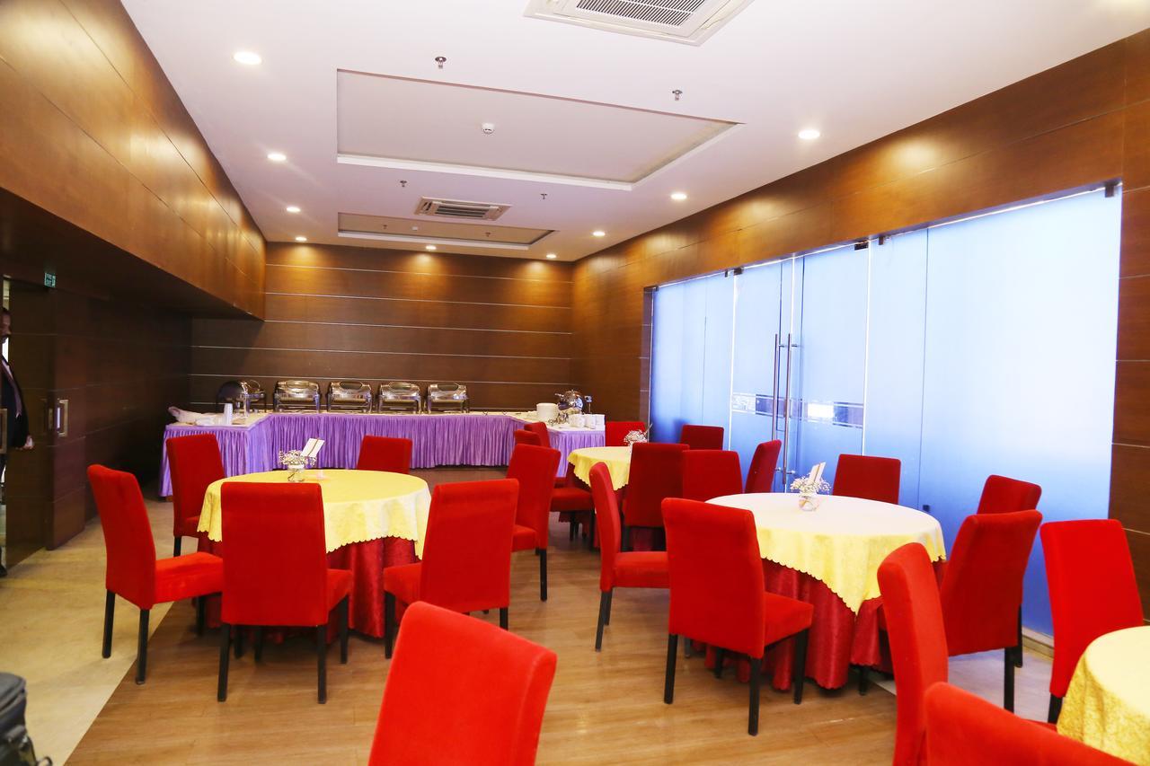 Kga Elite Continental Hotel 蒂鲁瓦尔拉 外观 照片