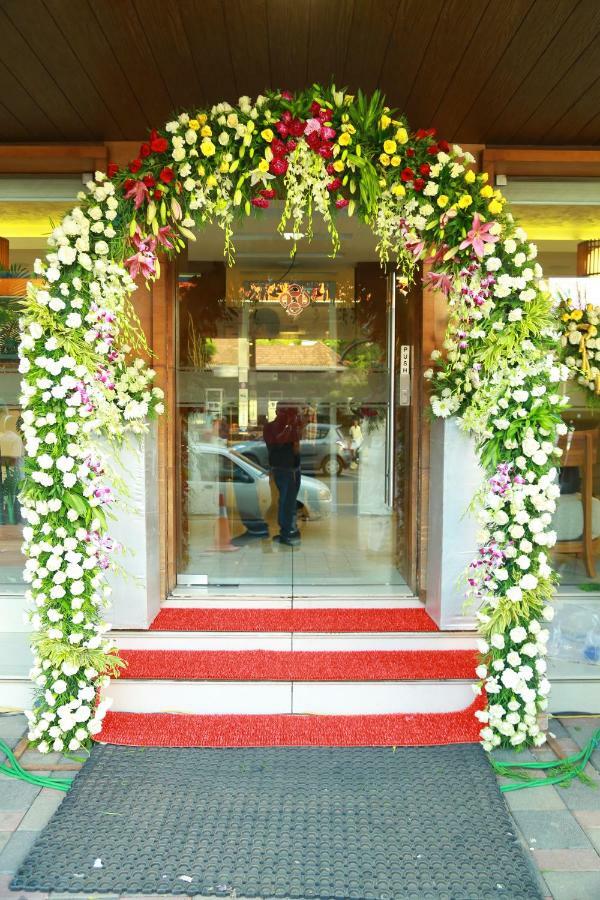 Kga Elite Continental Hotel 蒂鲁瓦尔拉 外观 照片