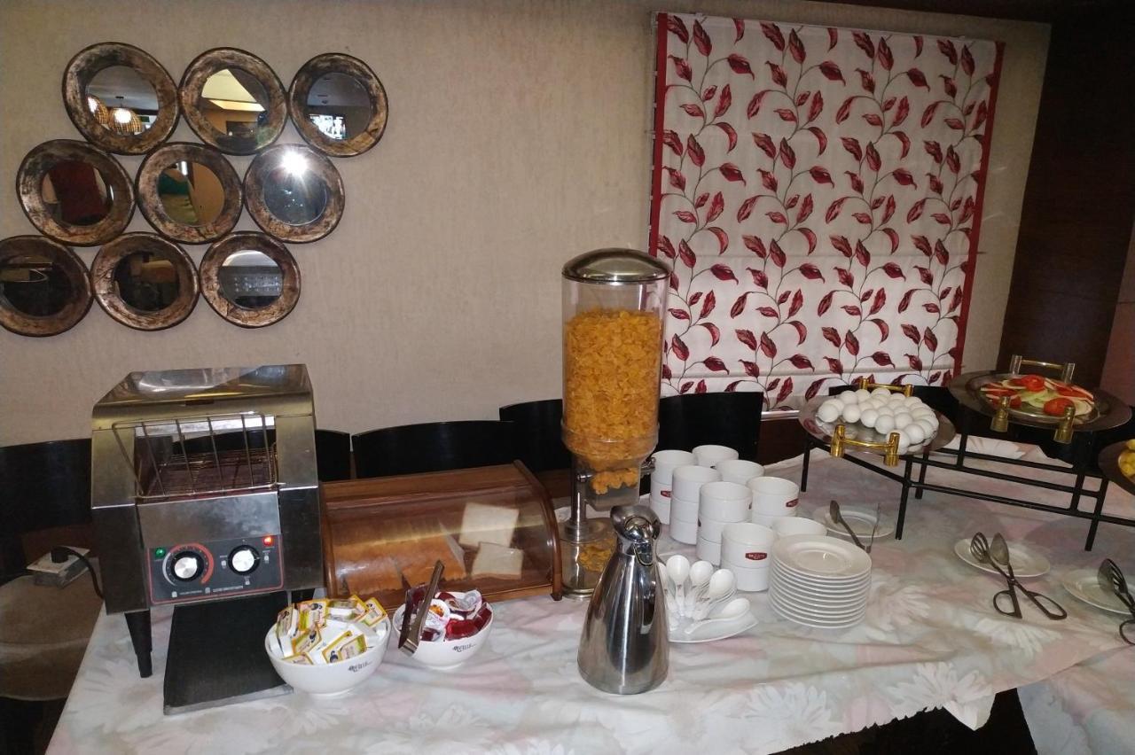 Kga Elite Continental Hotel 蒂鲁瓦尔拉 外观 照片